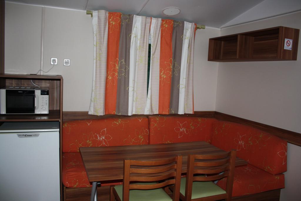 Le Camping Des 3 Lacs Belmont-Tramonet 외부 사진